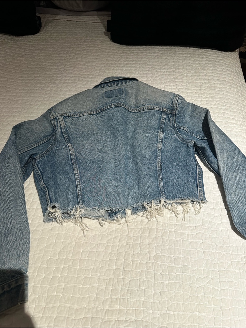 Vintage Levi's Light Blue Denim Trucker Jacket - Women's - Picture 9 of 9
